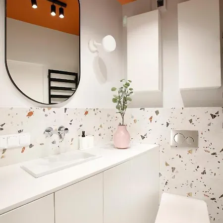 Next To Cracow Eye, Vistula Boulevards كراكوفيا